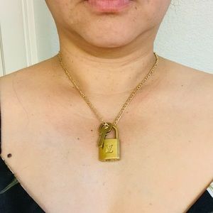 LV Padlock Set w/ brand new chain